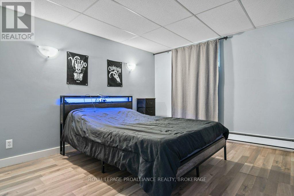 590 MACDONNELL STREET - 19