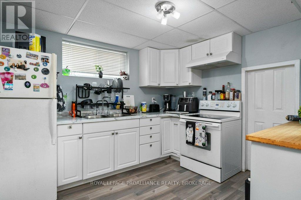 590 MACDONNELL STREET - 14