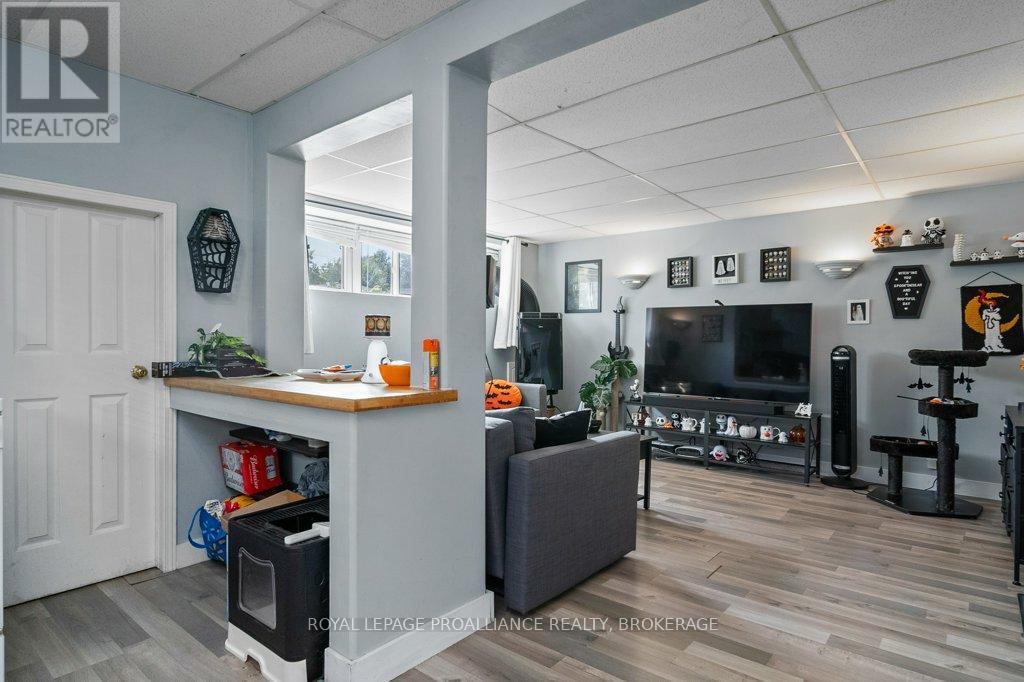 590 MACDONNELL STREET - 15