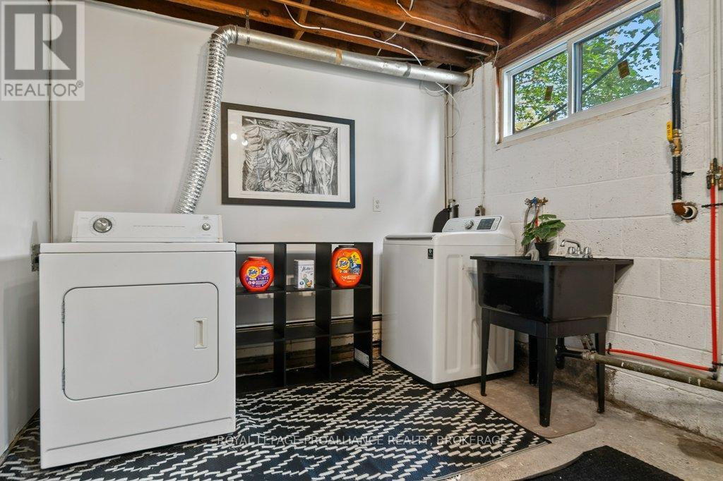 590 MACDONNELL STREET - 23