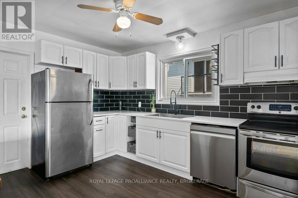 590 MACDONNELL STREET - 5