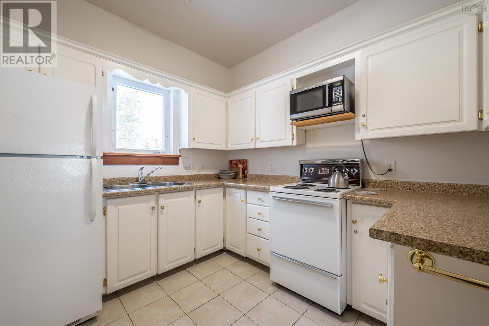 320 Cove Road - 16