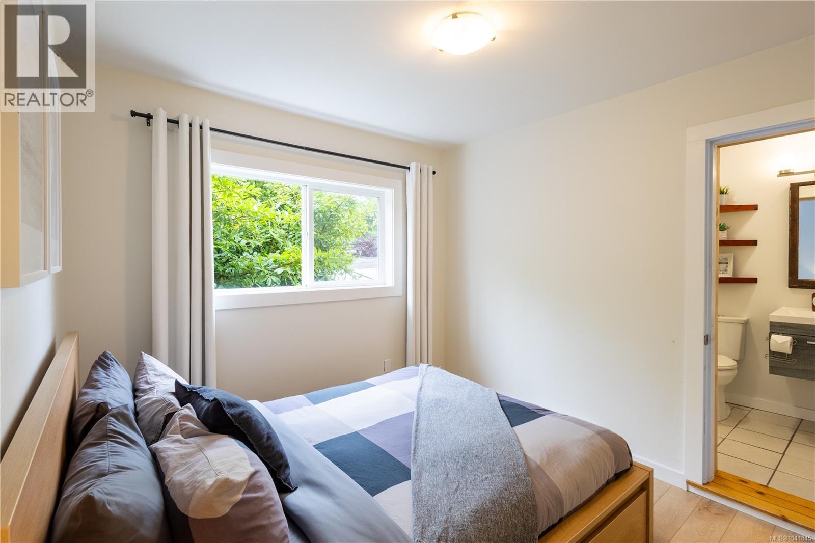 1350 Helen Rd, Ucluelet