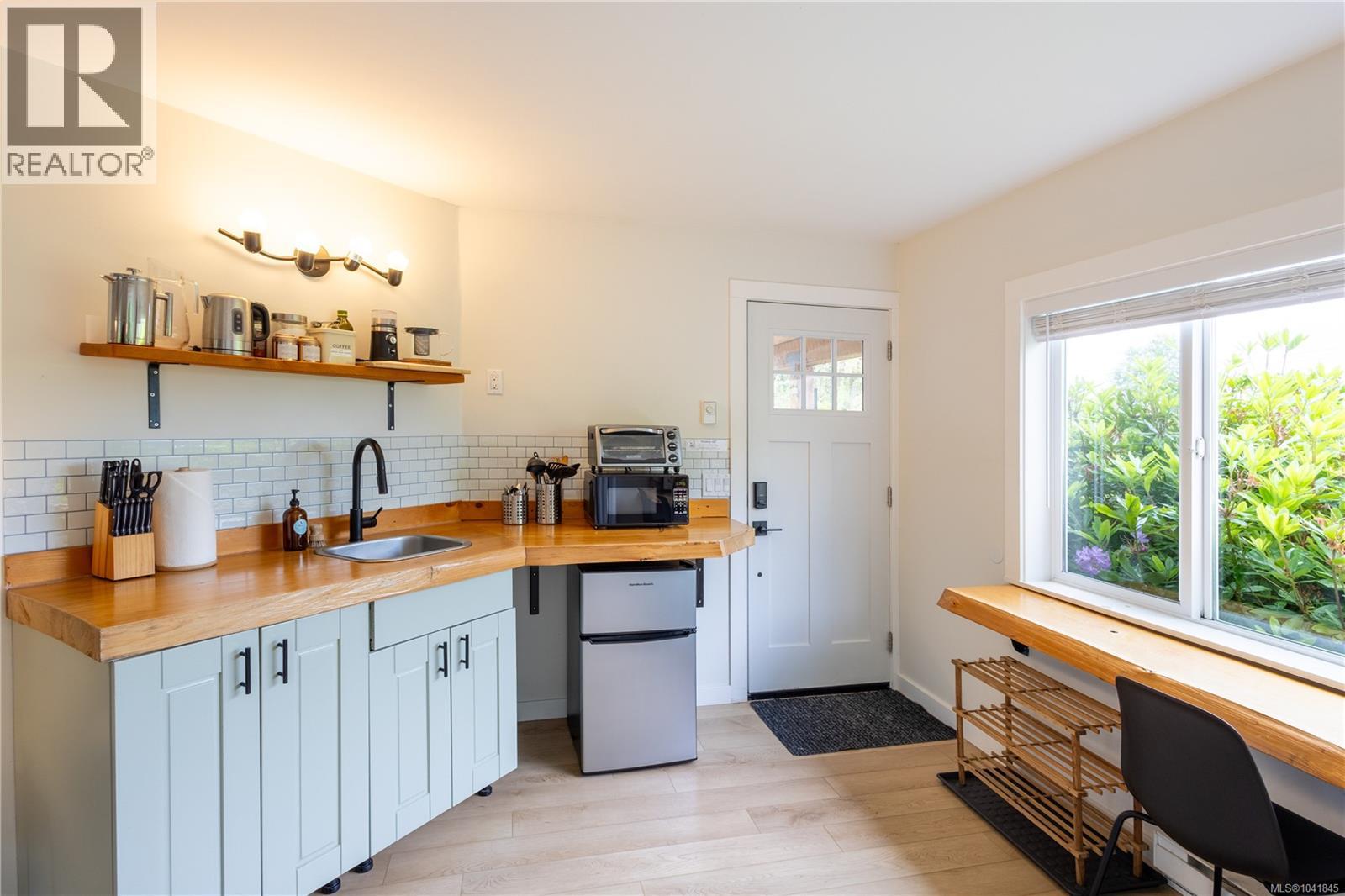1350 Helen Rd, Ucluelet