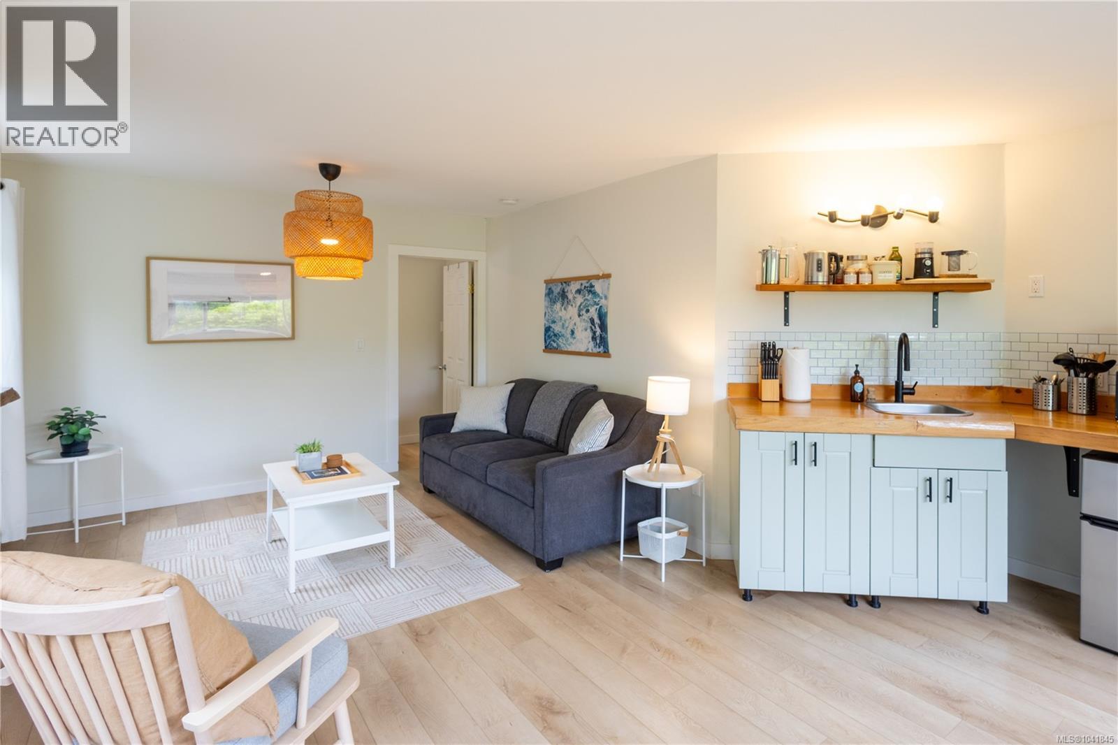 1350 Helen Rd, Ucluelet