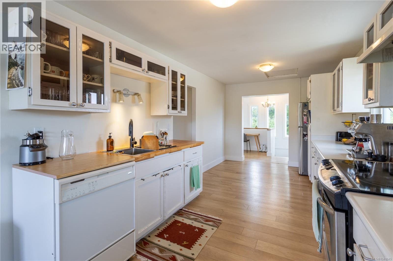1350 Helen Rd, Ucluelet