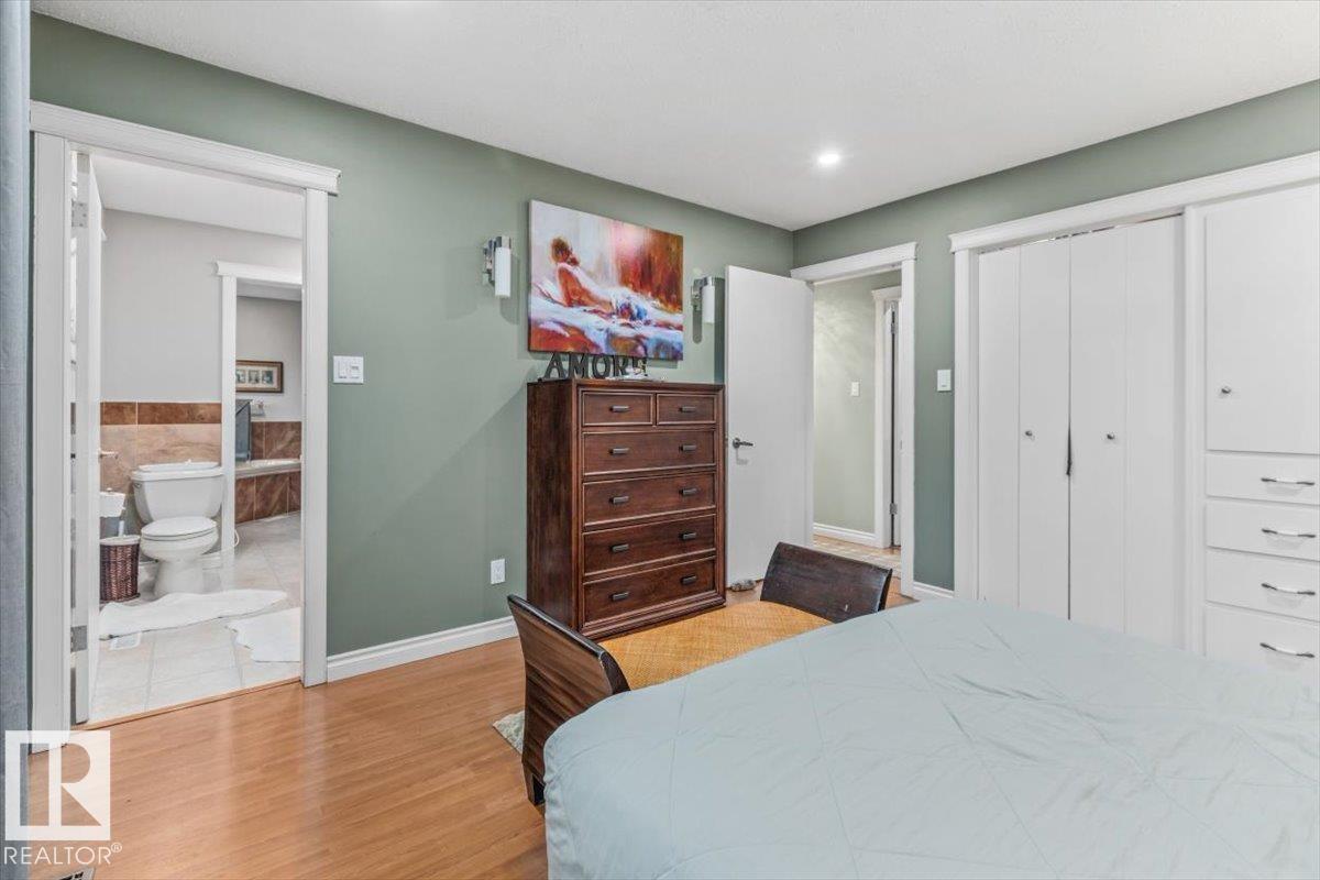 6720 29 AV NW - 18