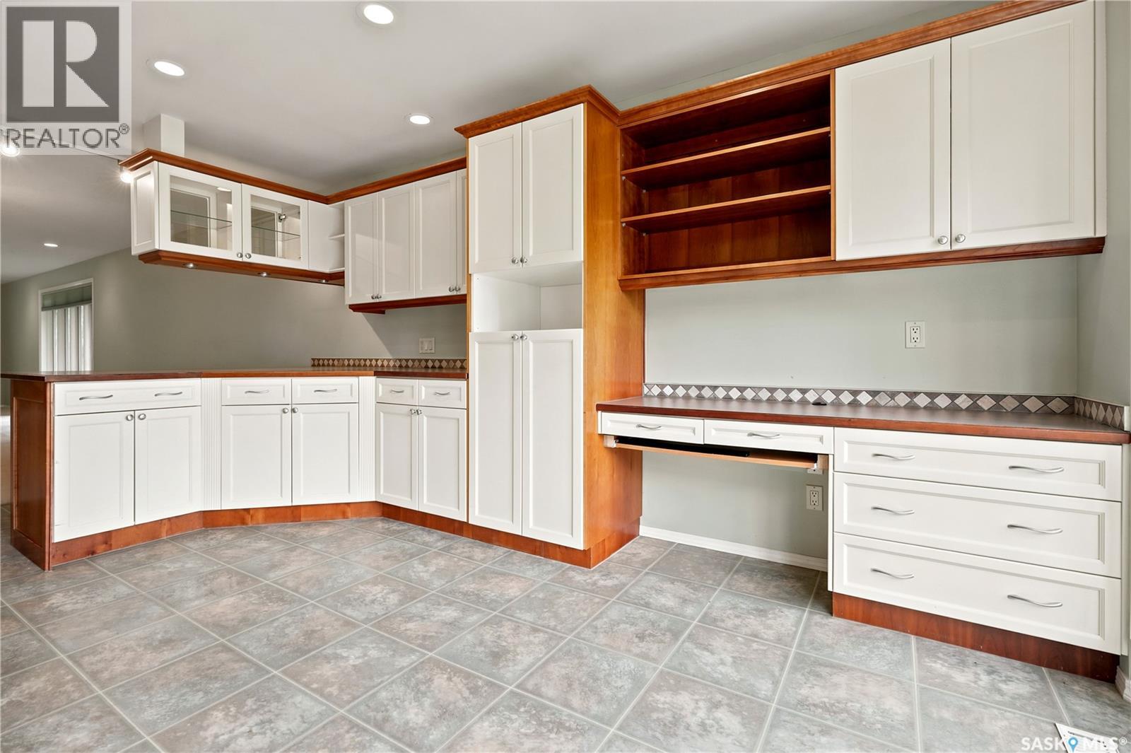 #18 Lakeview PLACE - 12