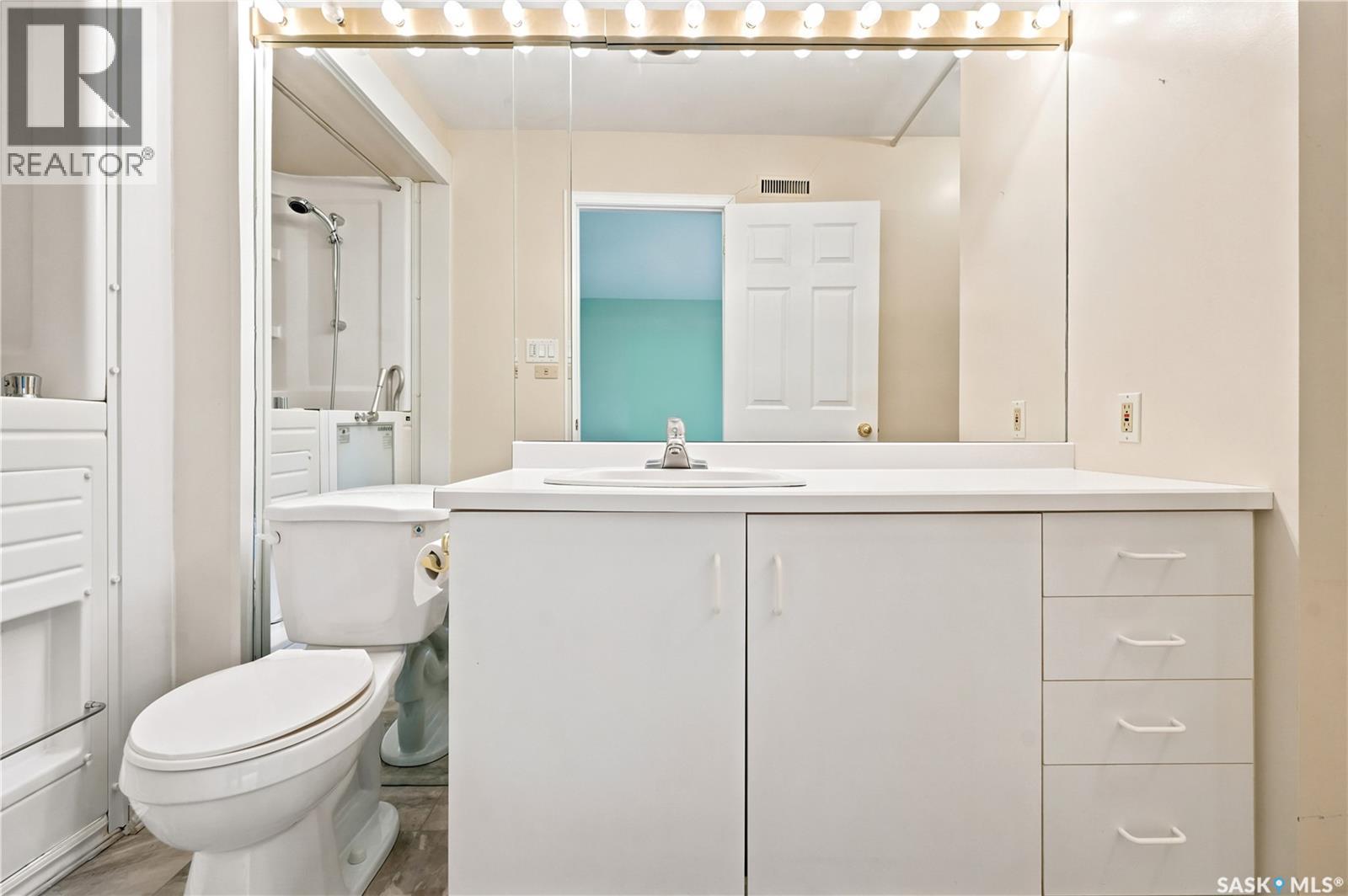 #18 Lakeview PLACE - 24