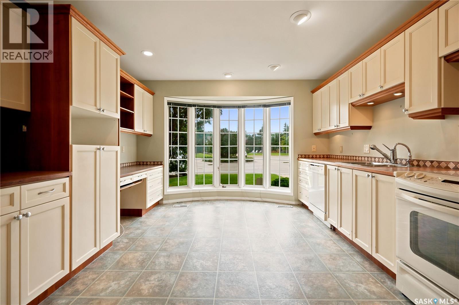 #18 Lakeview PLACE - 9