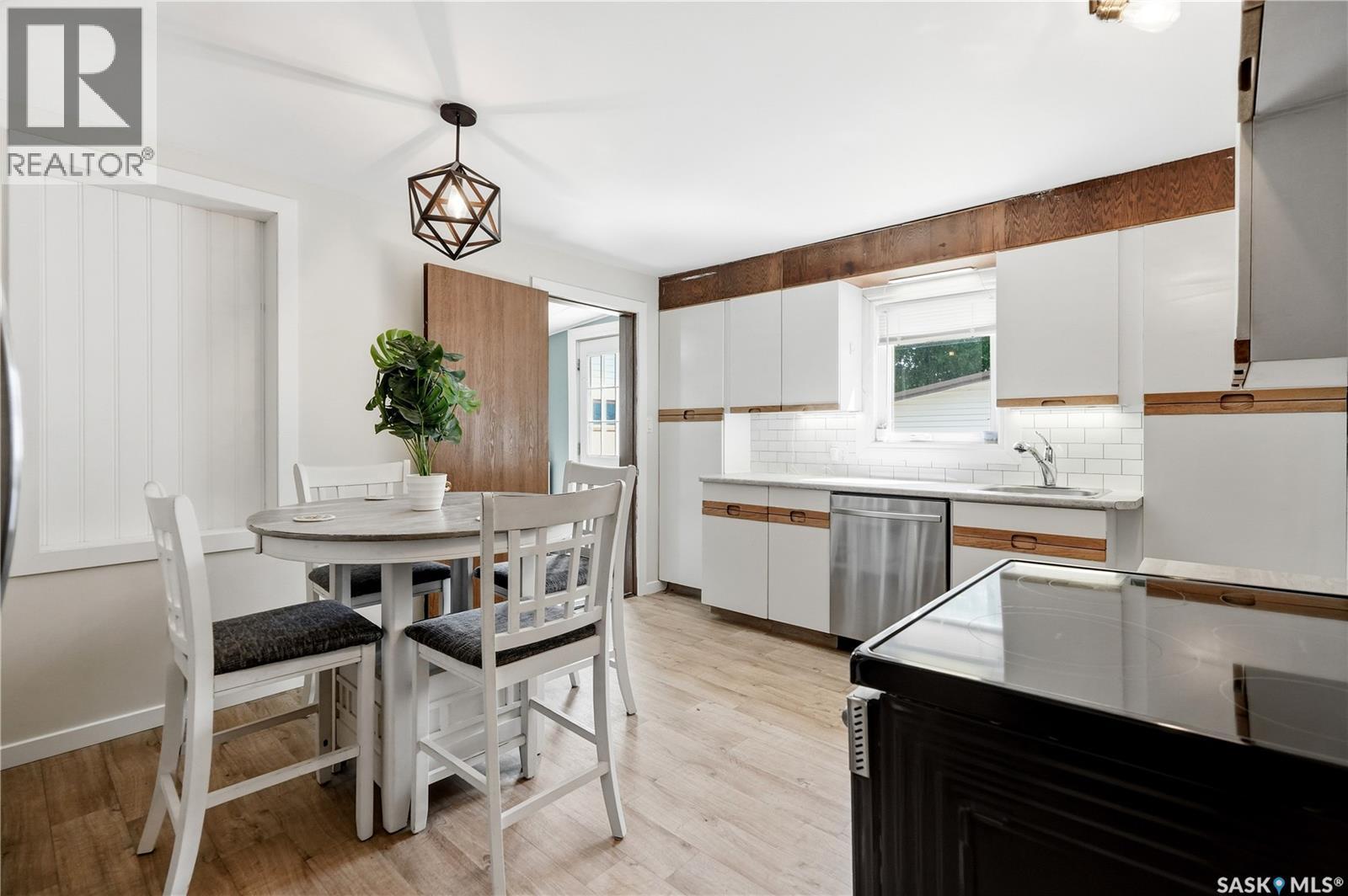 219 5th AVENUE W - 17