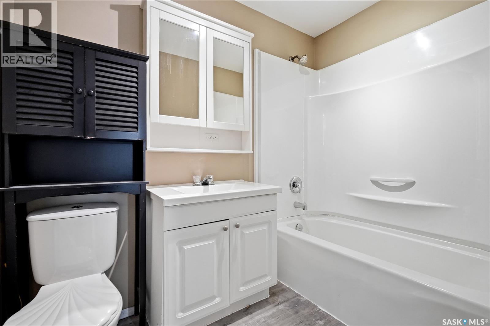 219 5th AVENUE W - 20