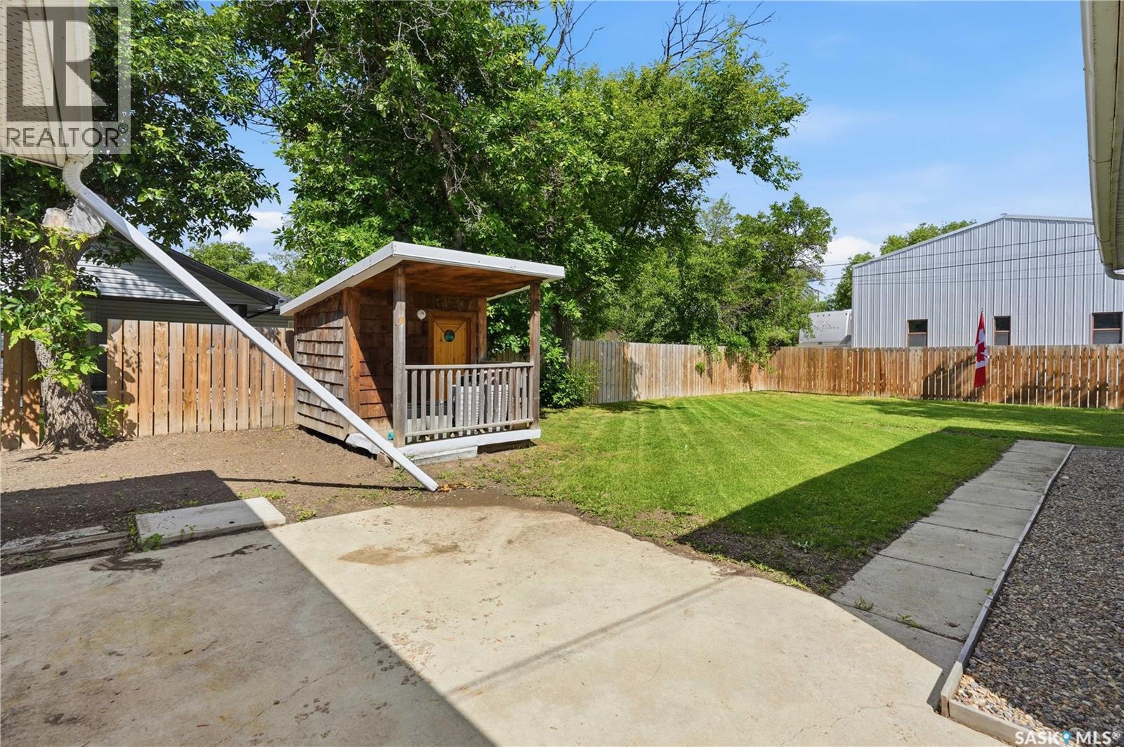 219 5th AVENUE W - 32