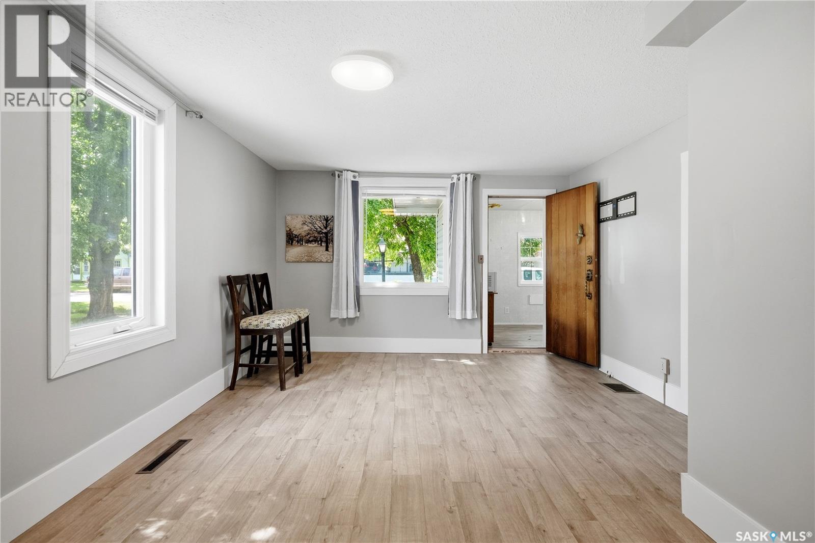 219 5th AVENUE W - 7
