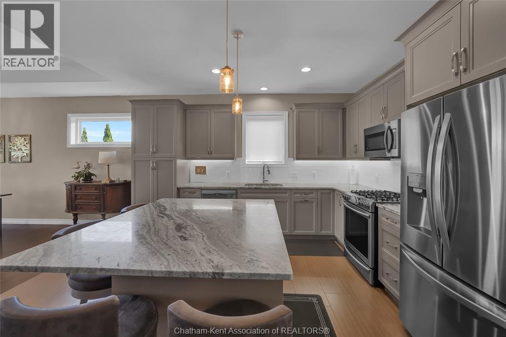 67 Valencia DRIVE - 12