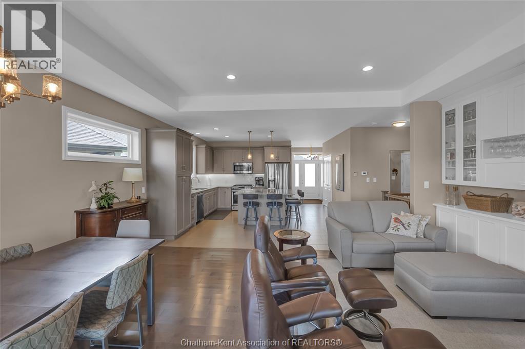 67 Valencia DRIVE - 17