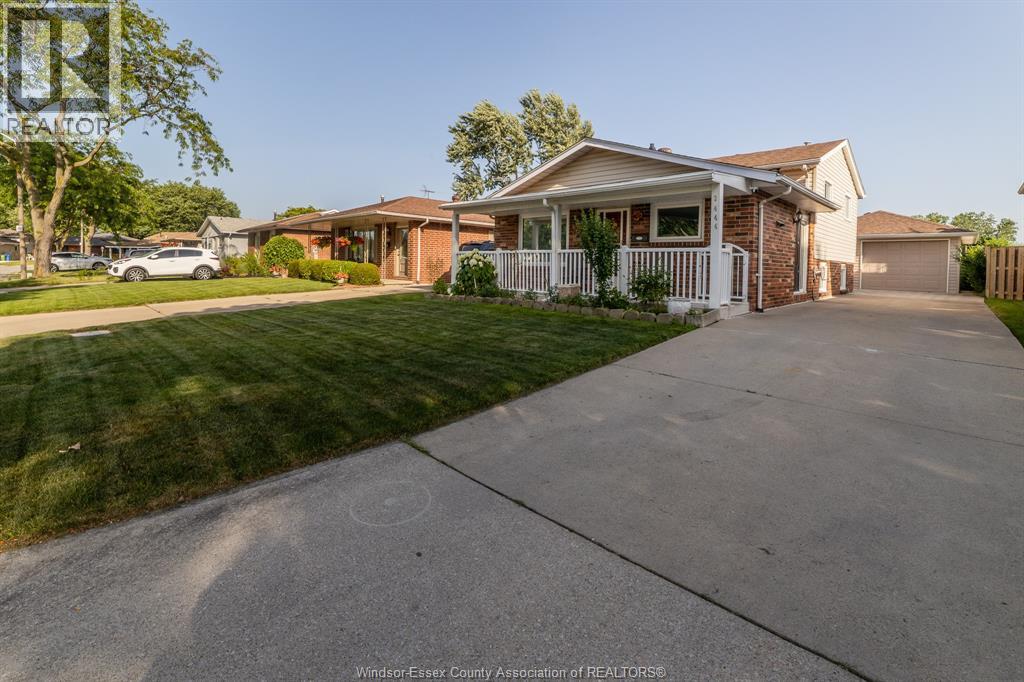 3444 HEMLOCK - 1