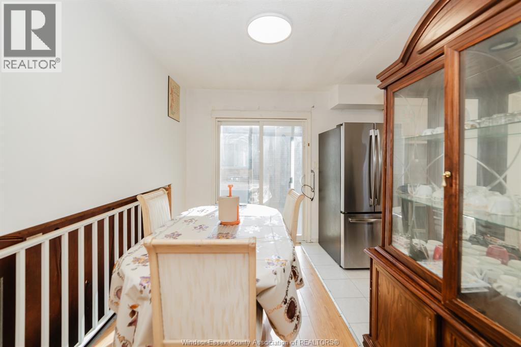 3444 HEMLOCK - 10