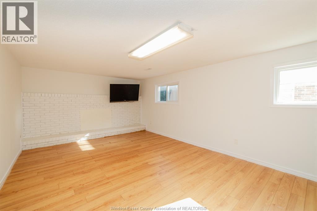3444 HEMLOCK - 11