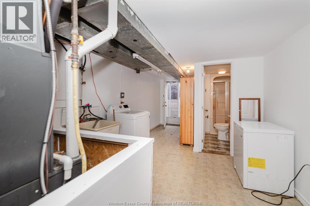 3444 HEMLOCK - 13