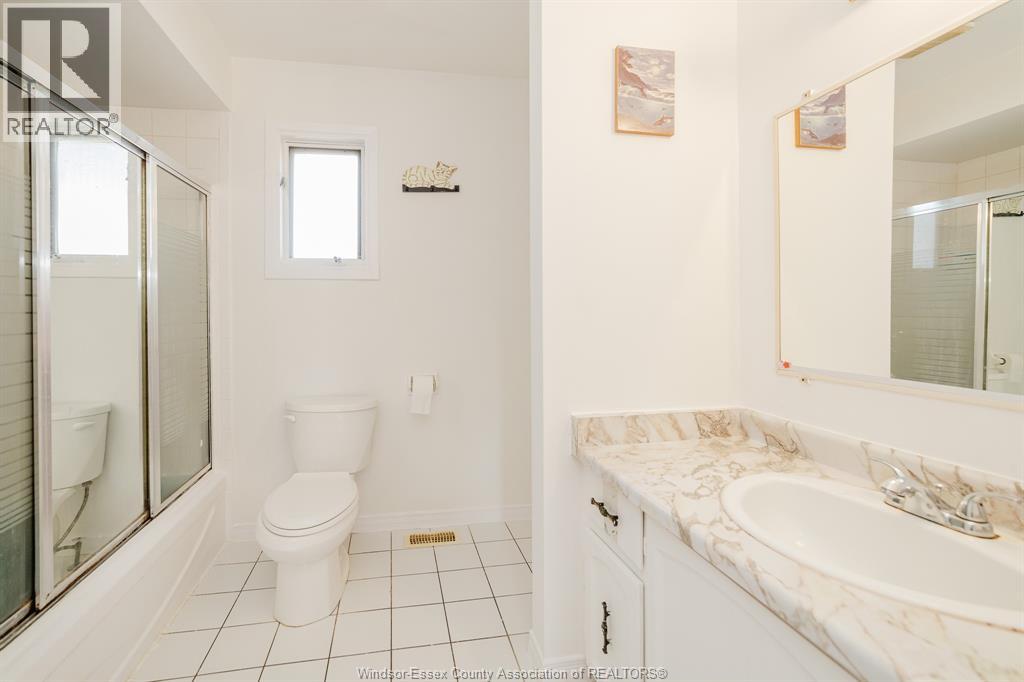 3444 HEMLOCK - 15