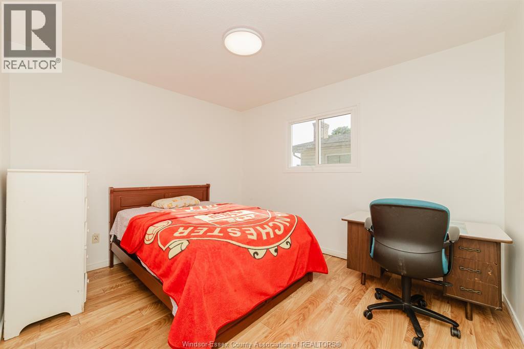 3444 HEMLOCK - 19