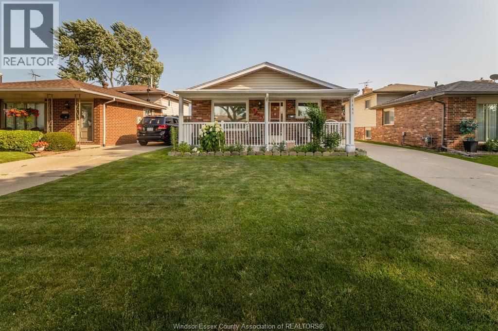 3444 HEMLOCK - 2