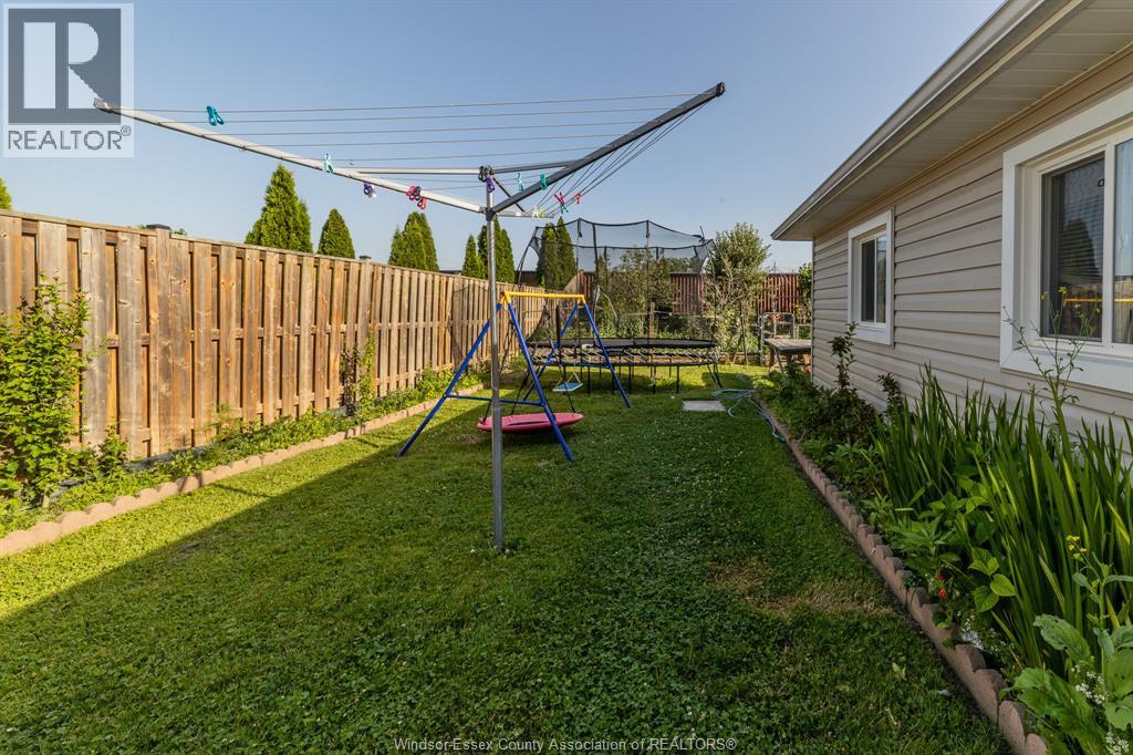 3444 HEMLOCK - 20
