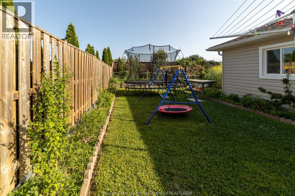 3444 HEMLOCK - 21