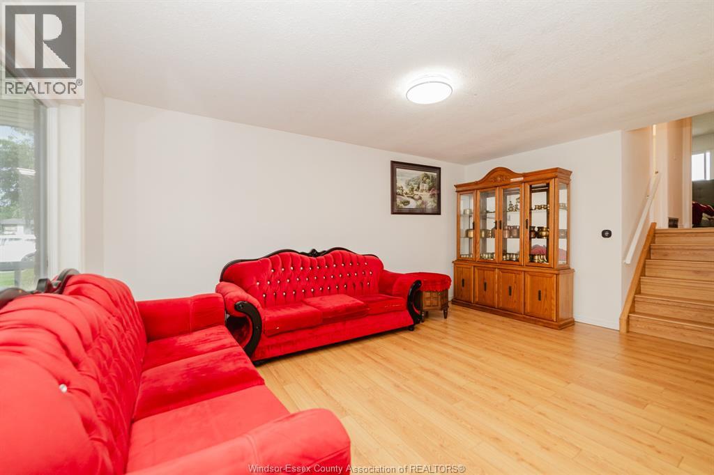 3444 HEMLOCK - 6