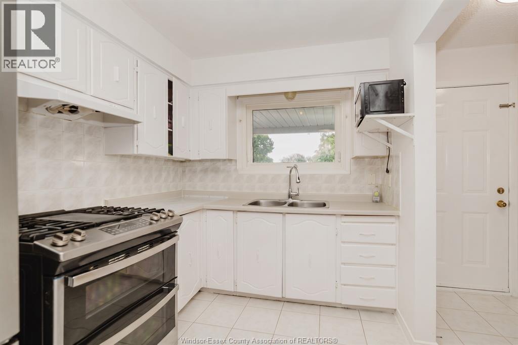 3444 HEMLOCK - 8