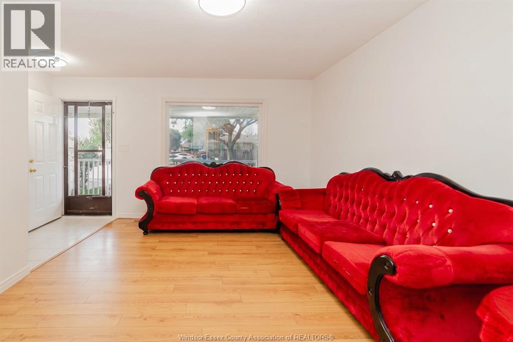 3444 HEMLOCK - 9