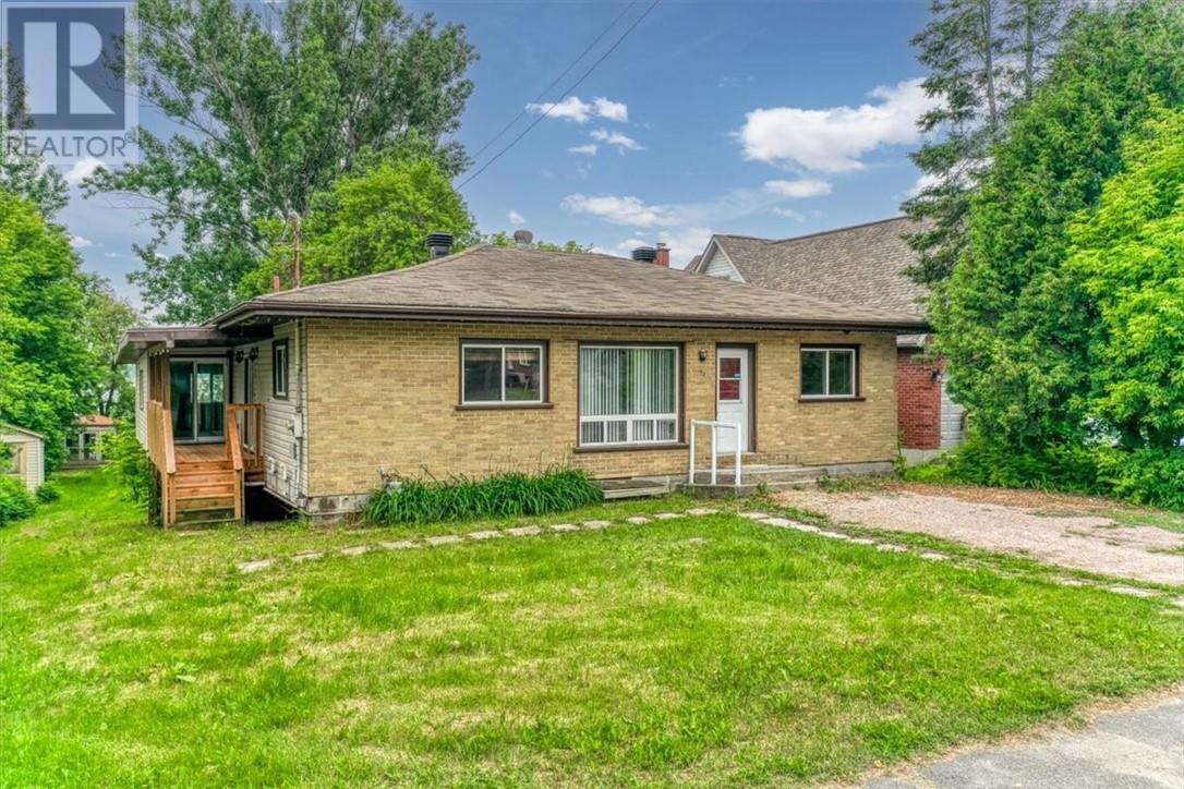 93 Laurier Street - 2