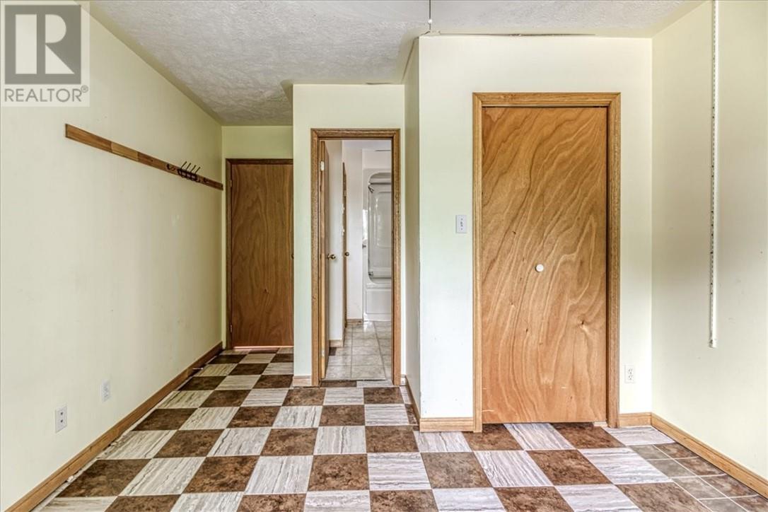 93 Laurier Street - 22