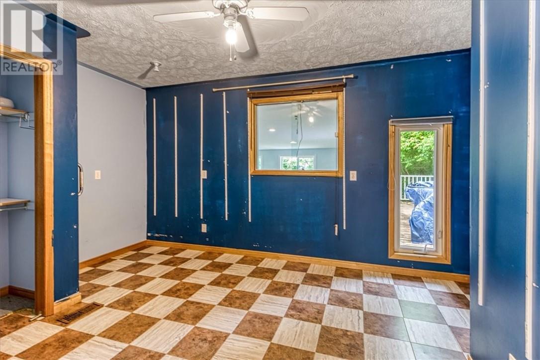 93 Laurier Street - 24