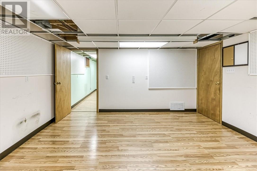 93 Laurier Street - 31