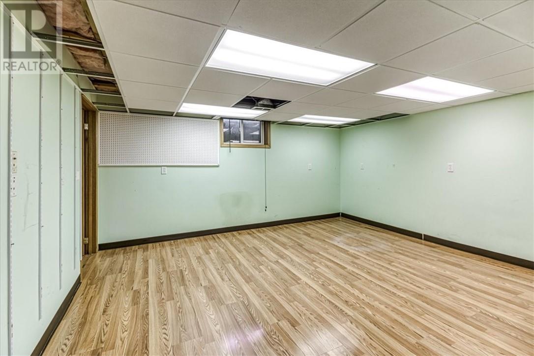 93 Laurier Street - 32