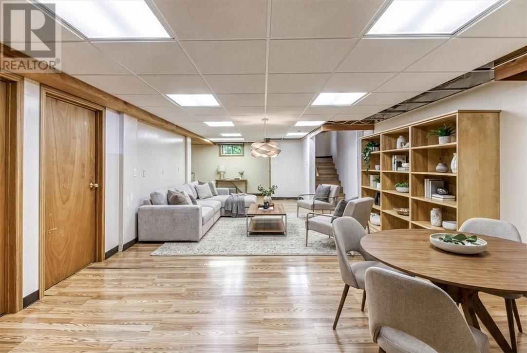 93 Laurier Street - 49