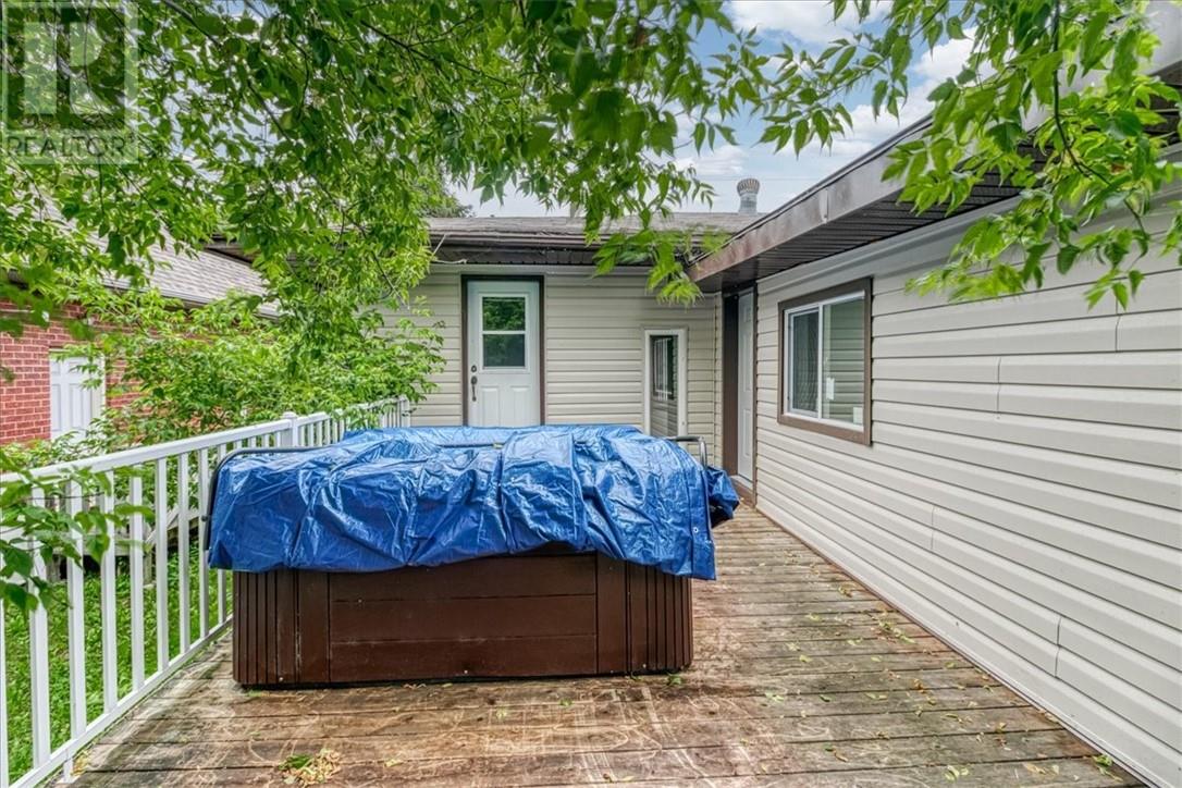 93 Laurier Street - 6
