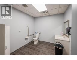 474 Main Street, Penticton, BC V2A5C5 Photo 15