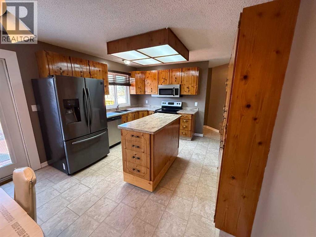 5417 52 Avenue - 5