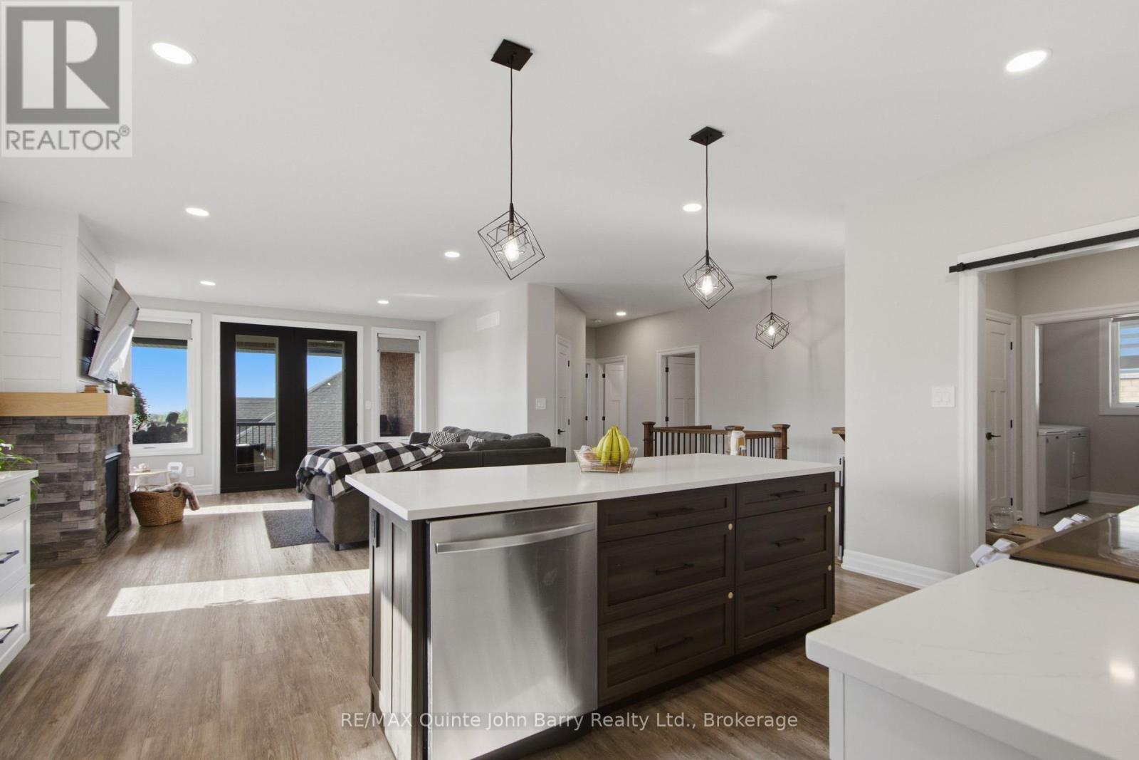 8 TACKABERRY DRIVE - 11