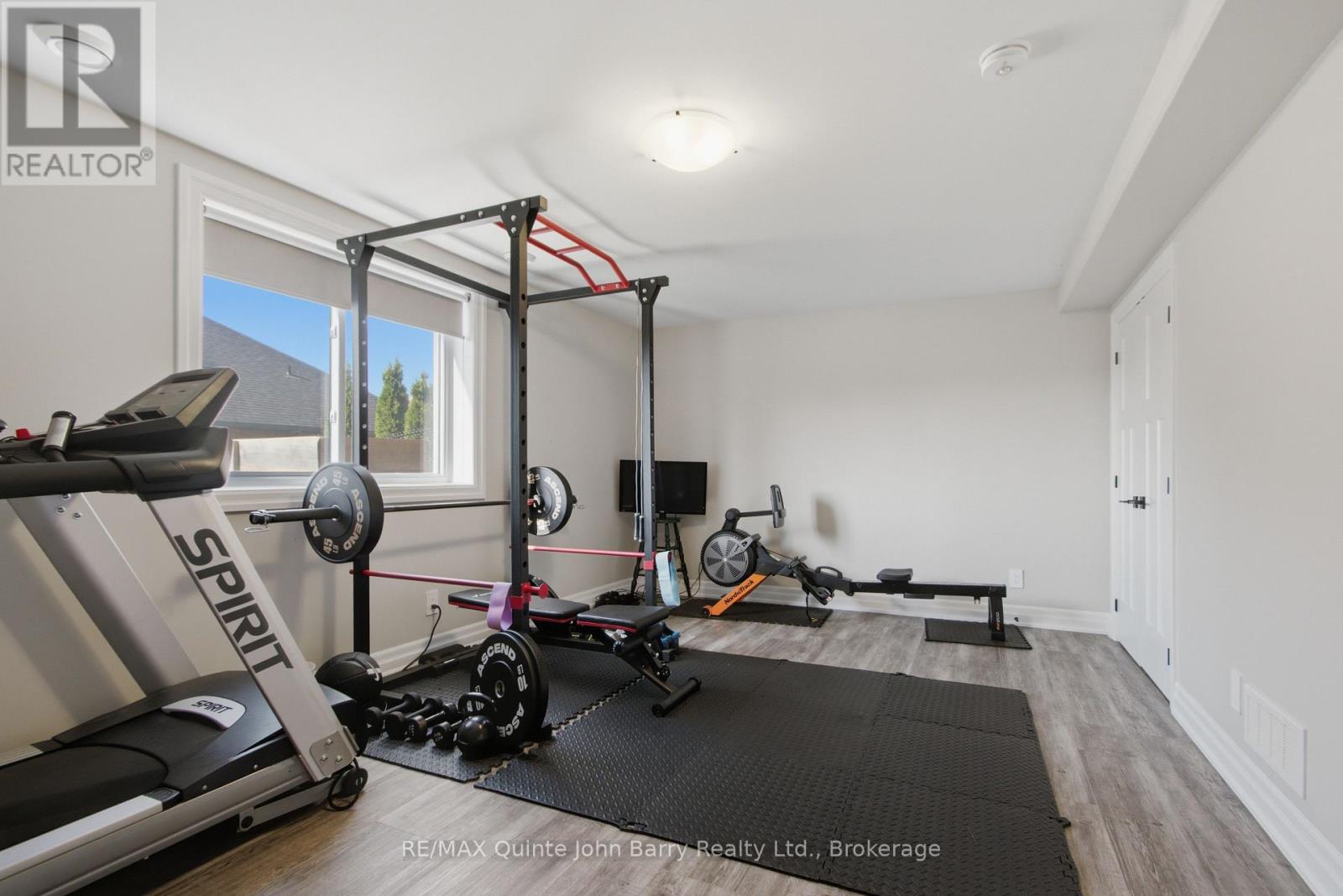 8 TACKABERRY DRIVE - 26