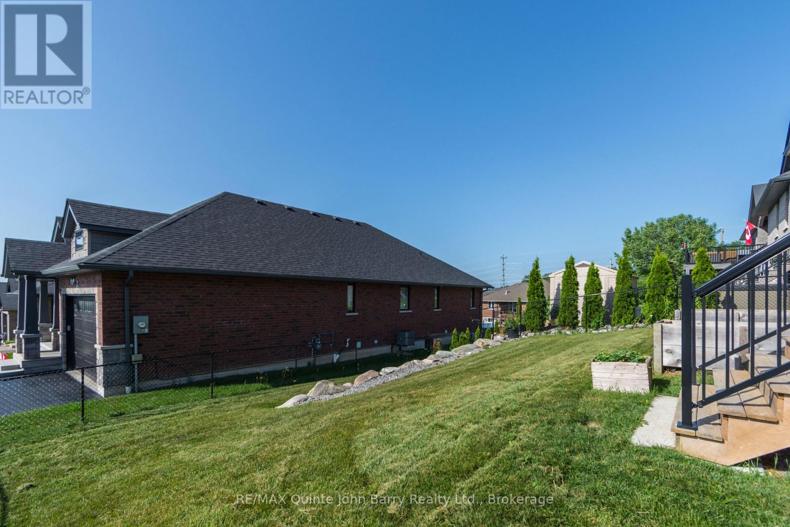 8 TACKABERRY DRIVE - 28