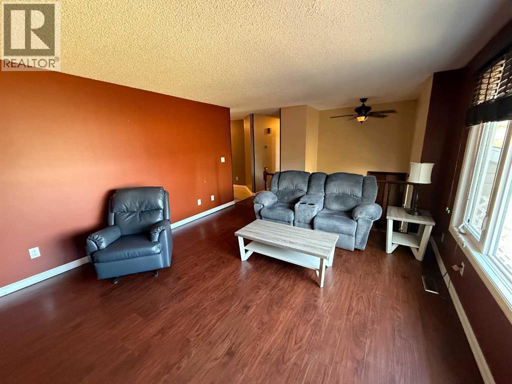 5417 52 Avenue - 8