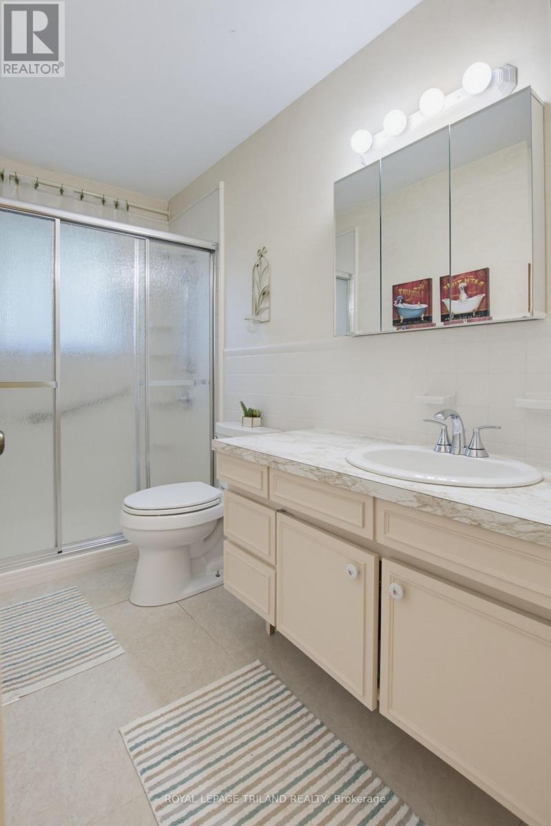 115 CHAMPLAIN CRESCENT - 11