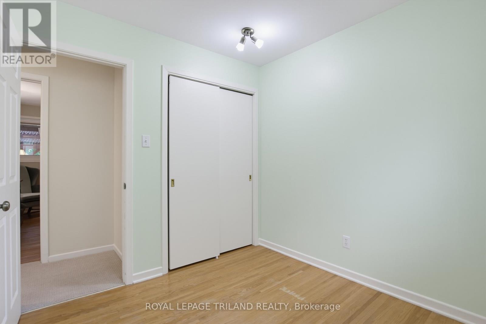 115 CHAMPLAIN CRESCENT - 13