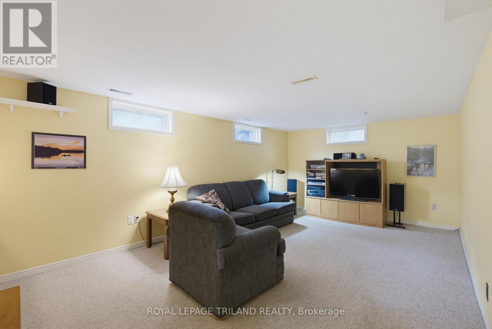 115 CHAMPLAIN CRESCENT - 17