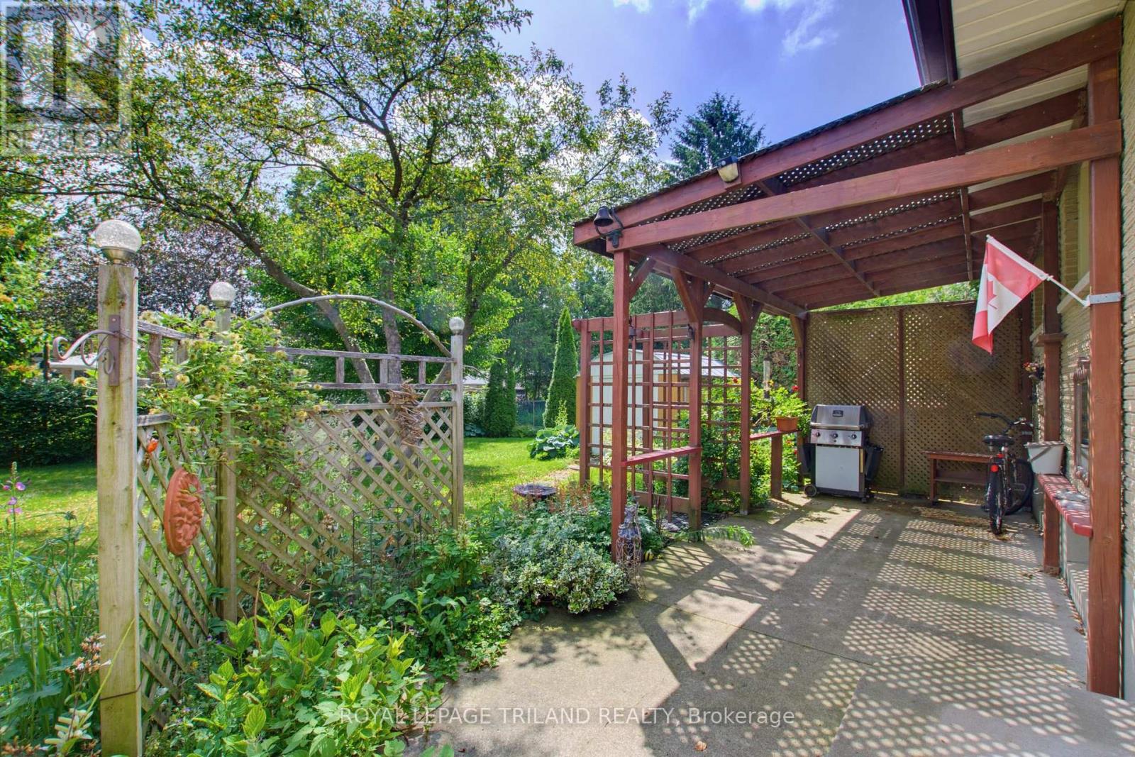 115 CHAMPLAIN CRESCENT - 24