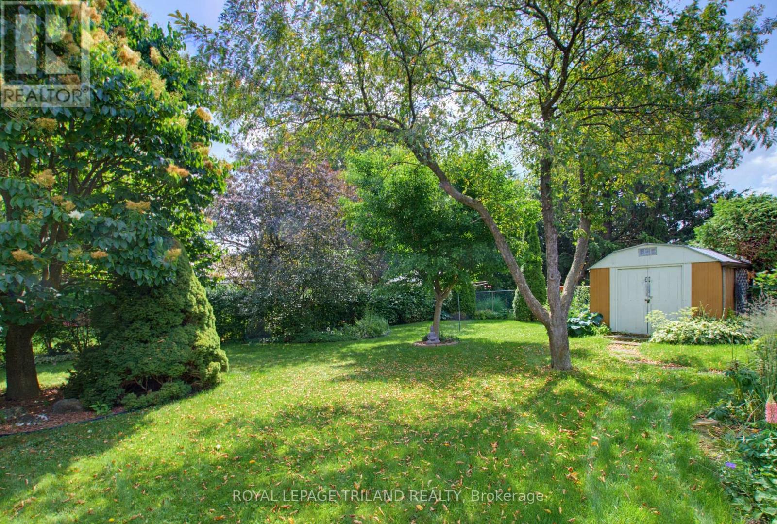 115 CHAMPLAIN CRESCENT - 28